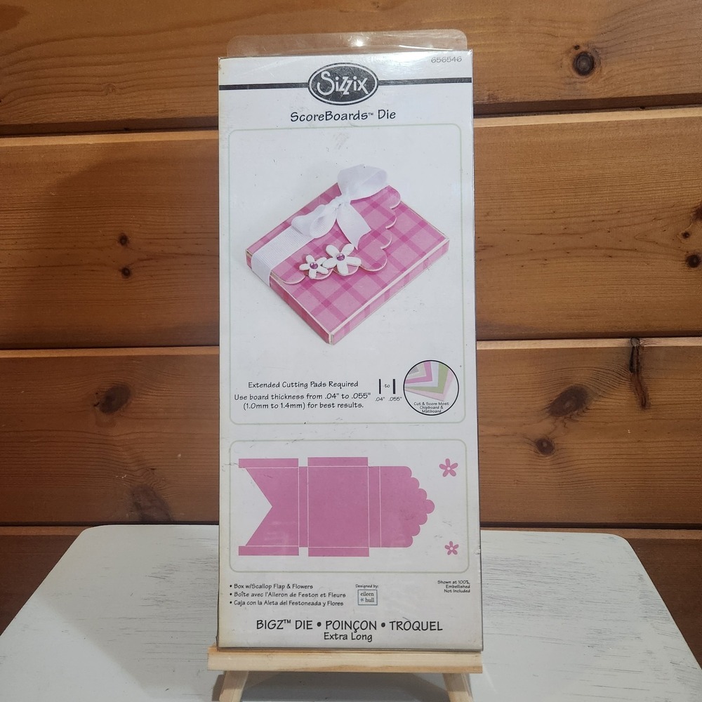 Sizzix‎ Scoreboards Bigz XL Die 656546 Eileen Hull Box w/ Scallop Flap Flowers